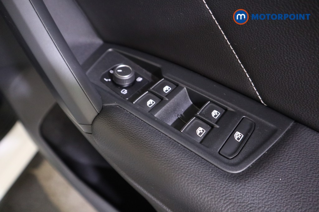 Volkswagen Tiguan R-Line Automatic Diesel SUV - Stock Number (1570505) - 11th supplementary image