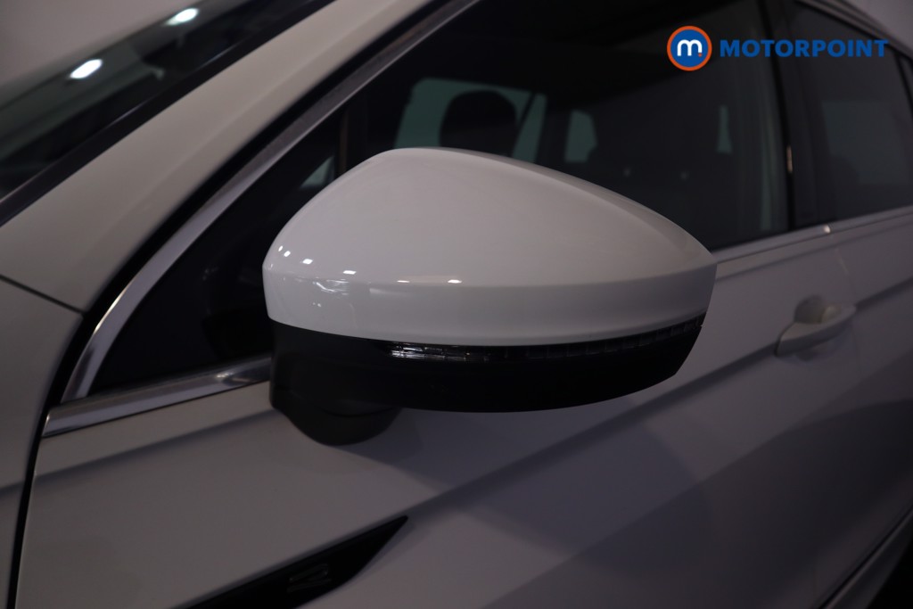 Volkswagen Tiguan R-Line Automatic Diesel SUV - Stock Number (1570505) - 24th supplementary image