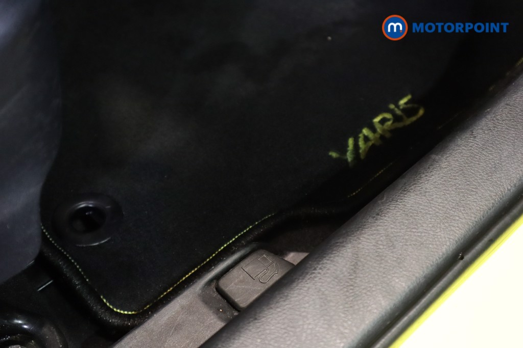 Toyota Yaris Yellow Edition Manual Petrol Hatchback - Stock Number (1571012) - 7th supplementary image