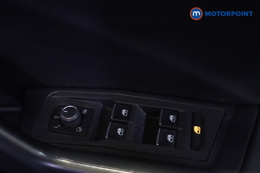 Volkswagen T-Roc R-Line Automatic Petrol SUV - Stock Number (1571246) - 3rd supplementary image