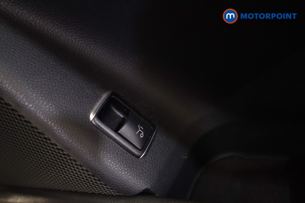 Mercedes-Benz GLA Amg Line Automatic Petrol SUV - Stock Number (1571247) - 5th supplementary image