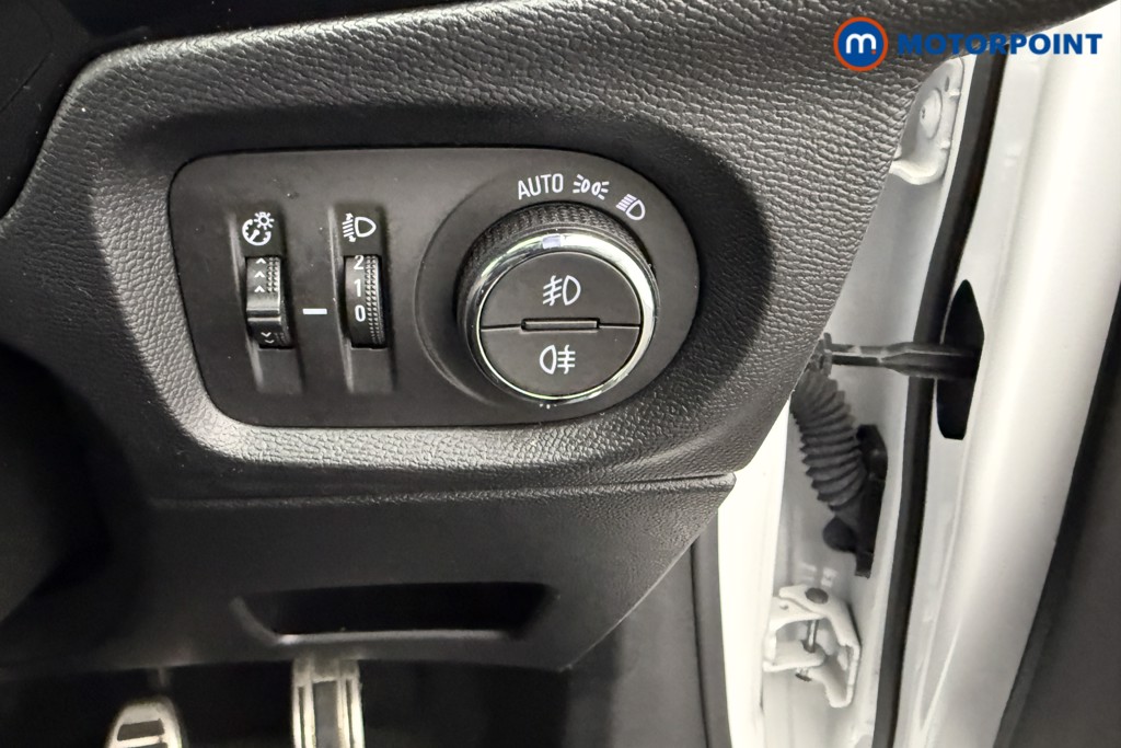 Vauxhall Corsa GS Manual Petrol Hatchback - Stock Number (1571303) - 14th supplementary image