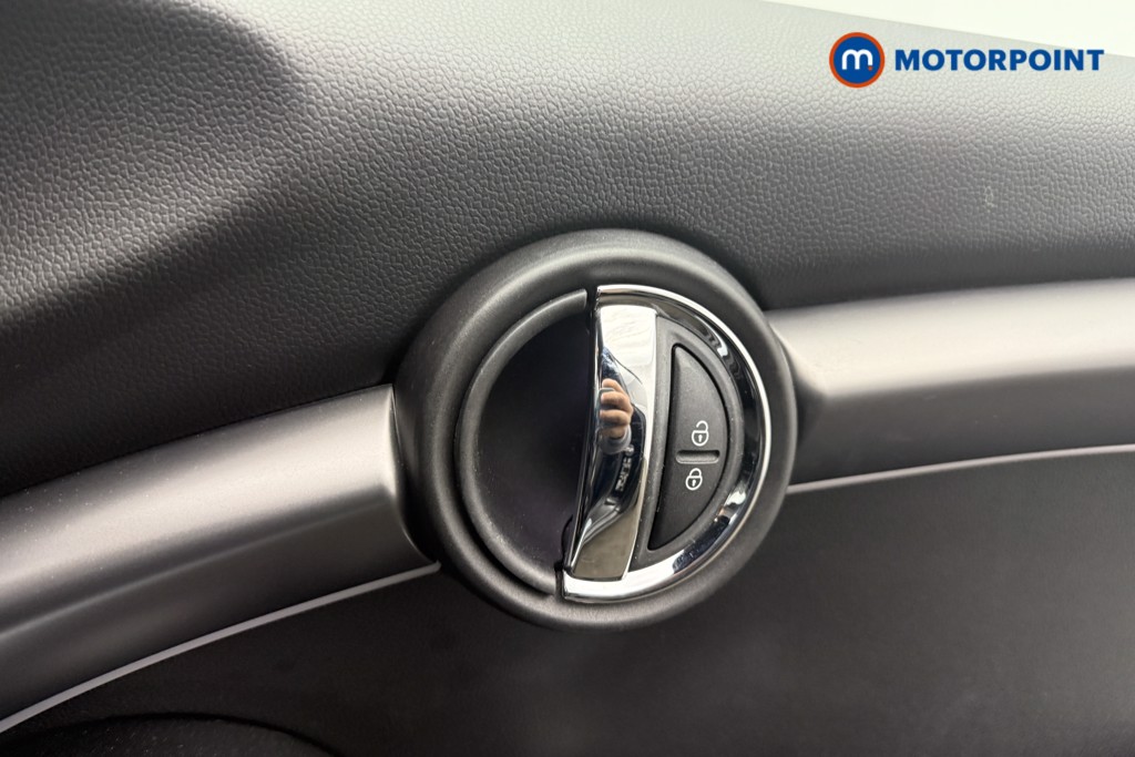 Mini Hatchback Cooper Exclusive Automatic Petrol Hatchback - Stock Number (1572616) - 12th supplementary image