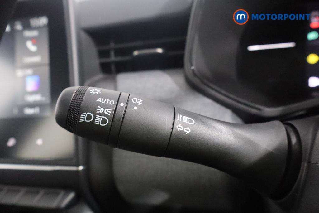 Renault Clio Evolution Automatic Petrol-Electric Hybrid Hatchback - Stock Number (1572809) - 8th supplementary image