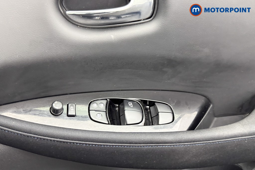 Nissan Leaf N-Connecta Automatic Electric Hatchback - Stock Number (1573679) - 17th supplementary image