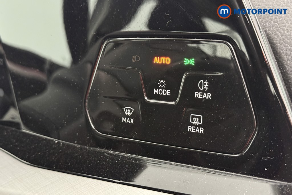 Volkswagen Golf Life Automatic Petrol Hatchback - Stock Number (1574305) - 17th supplementary image