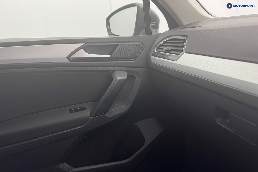 Volkswagen Tiguan Match Manual Petrol SUV - Stock Number (1574592) - 16th supplementary image
