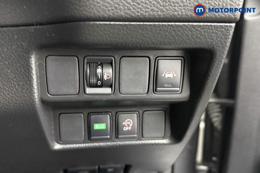 Nissan Qashqai N-Connecta Automatic Petrol SUV - Stock Number (1574931) - 15th supplementary image