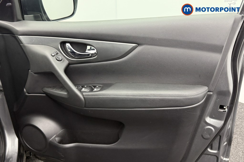Nissan Qashqai N-Connecta Automatic Petrol SUV - Stock Number (1574931) - 17th supplementary image