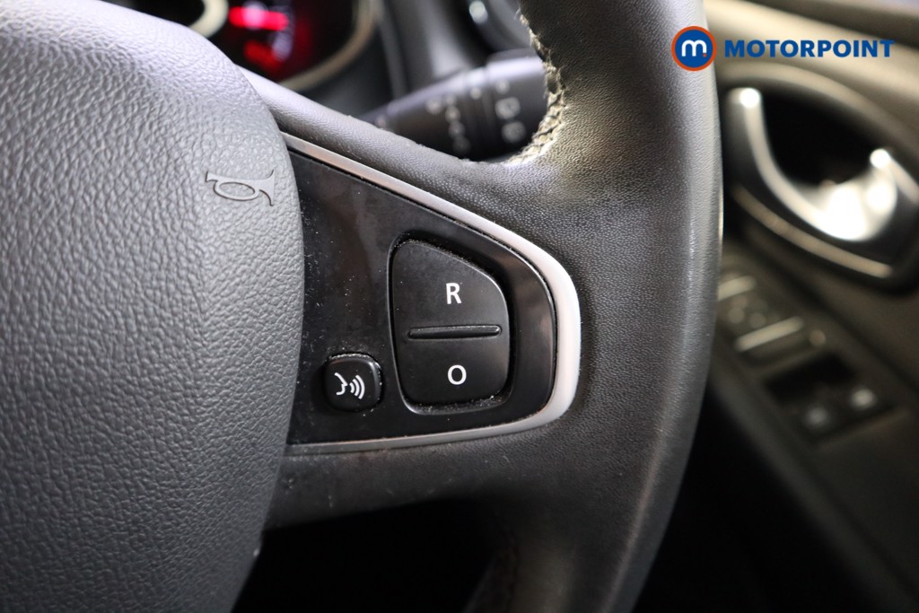 Renault Clio Iconic Manual Petrol Hatchback - Stock Number (1575047) - 4th supplementary image