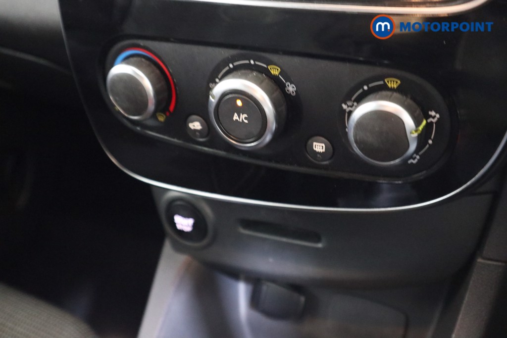 Renault Clio Iconic Manual Petrol Hatchback - Stock Number (1575047) - 7th supplementary image