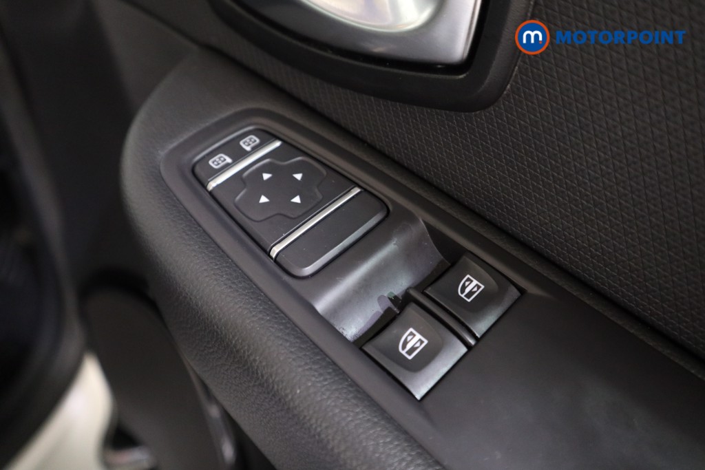 Renault Clio Iconic Manual Petrol Hatchback - Stock Number (1575047) - 10th supplementary image