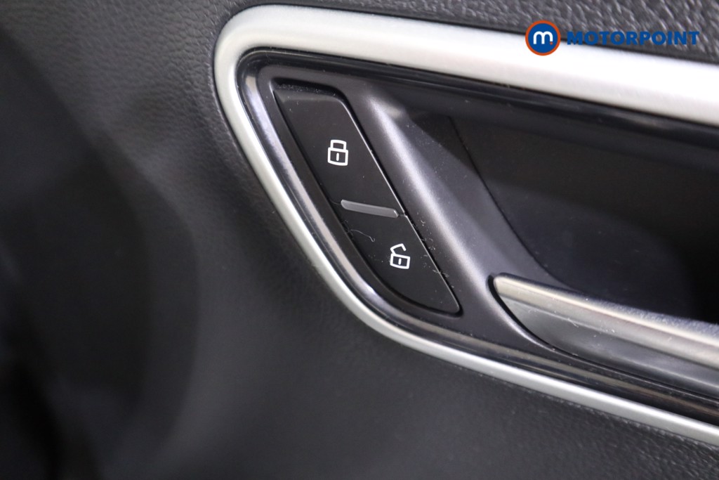 Mg Motor Uk ZS Exclusive Manual Petrol SUV - Stock Number (1575160) - 9th supplementary image