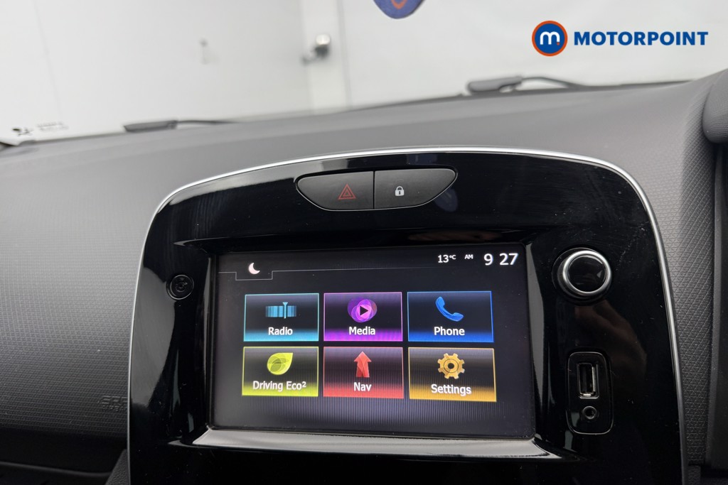 Renault Clio Iconic Manual Petrol Hatchback - Stock Number (1575474) - 4th supplementary image