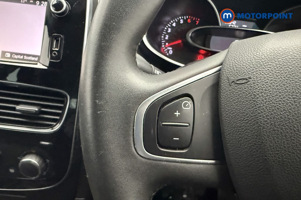 Renault Clio Iconic Manual Petrol Hatchback - Stock Number (1575474) - 9th supplementary image