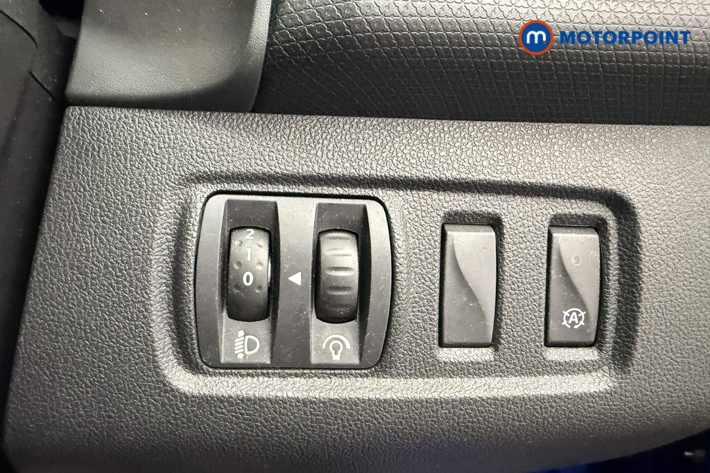 Renault Clio Iconic Manual Petrol Hatchback - Stock Number (1575474) - 11th supplementary image