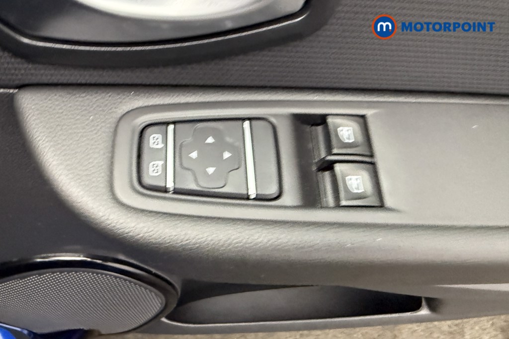Renault Clio Iconic Manual Petrol Hatchback - Stock Number (1575474) - 13th supplementary image