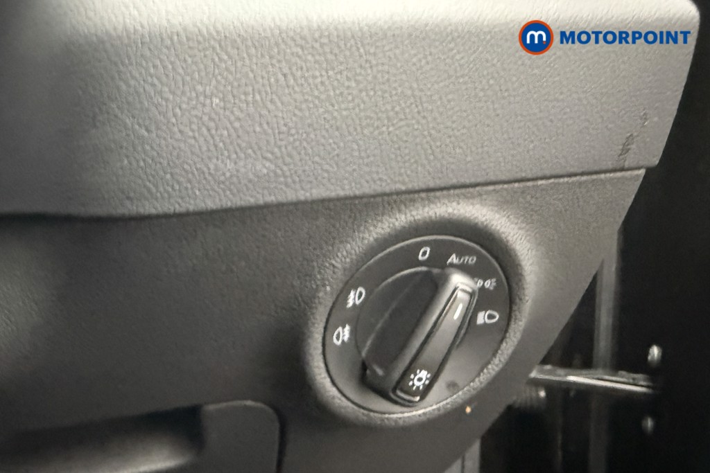 Skoda Karoq Se Drive Manual Petrol SUV - Stock Number (1575706) - 12th supplementary image