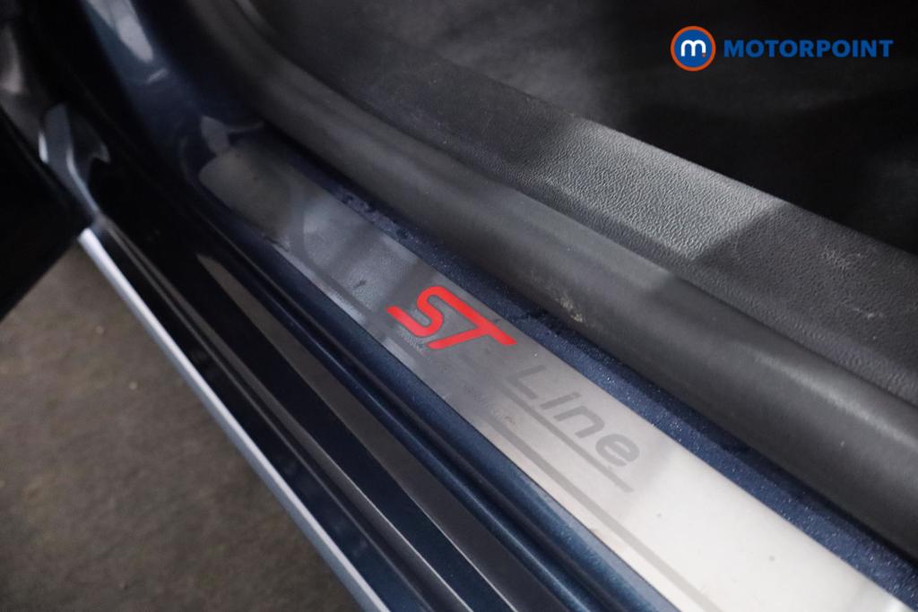 Ford Focus St-Line Edition Manual Petrol-Electric Hybrid Hatchback - Stock Number (1576496) - 26th supplementary image