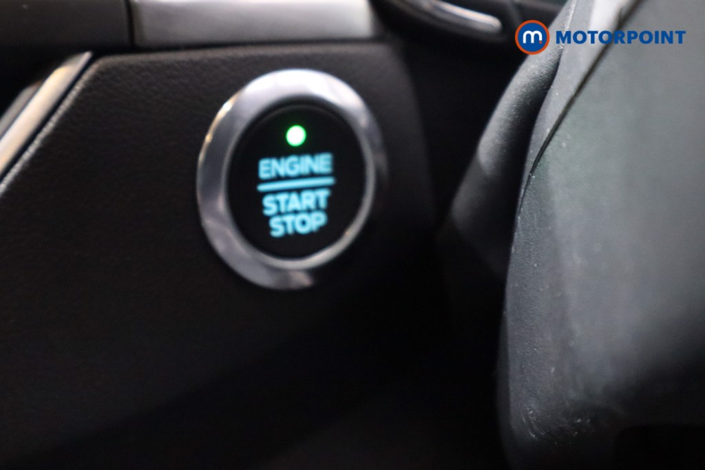 Ford Focus Titanium Manual Petrol Hatchback - Stock Number (1576802) - 13th supplementary image