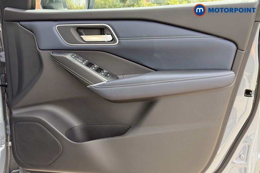 Nissan Qashqai Tekna Manual Petrol SUV - Stock Number (1577258) - 11th supplementary image