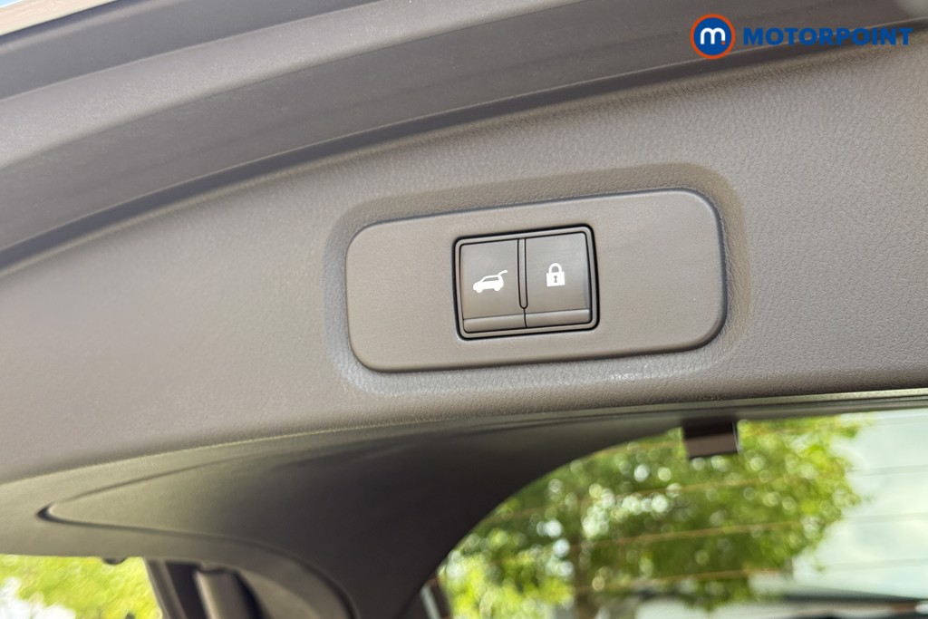 Nissan Qashqai Tekna Manual Petrol SUV - Stock Number (1577258) - 33rd supplementary image