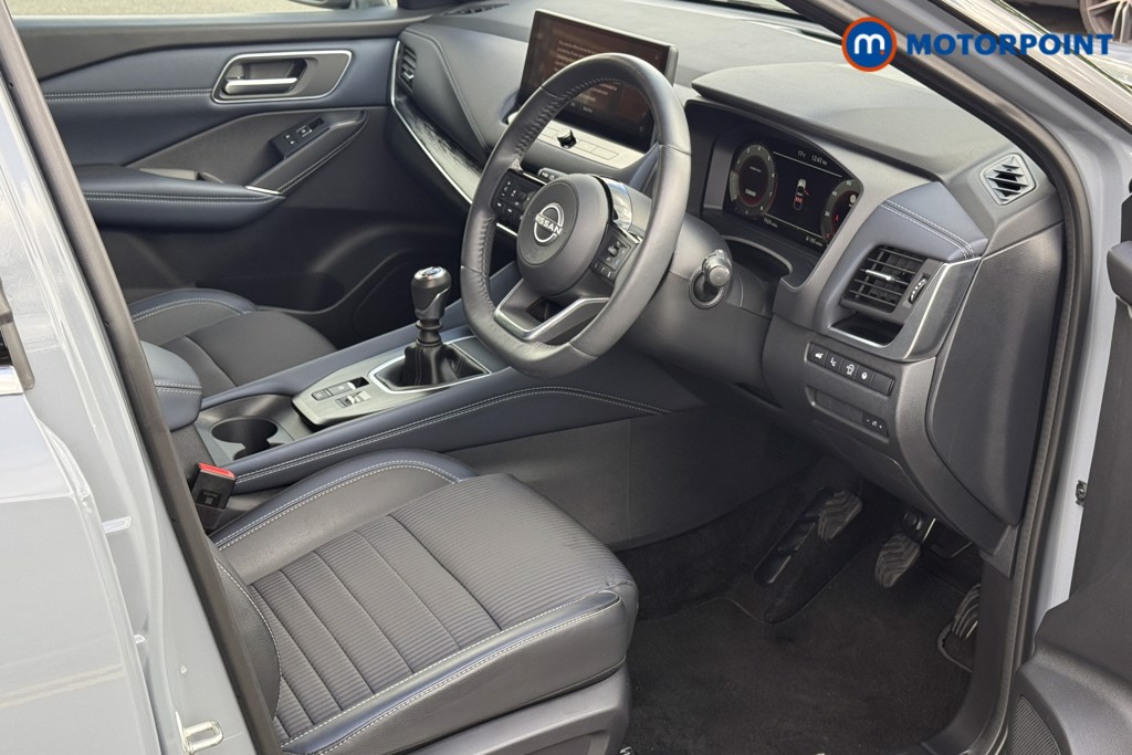 Nissan Qashqai Tekna Manual Petrol SUV - Stock Number (1577258) - 1st supplementary image