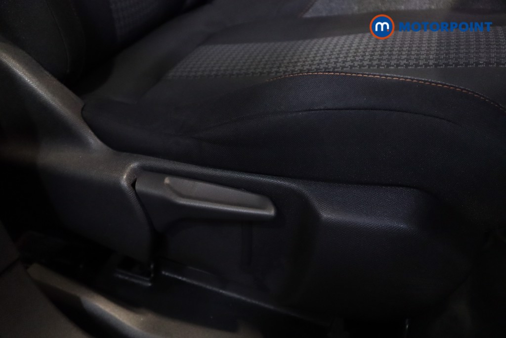 Peugeot 3008 Active Automatic Petrol SUV - Stock Number (1577369) - 7th supplementary image