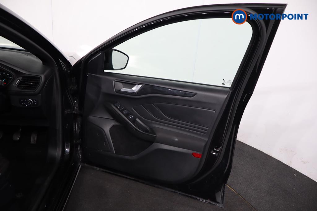 Ford Focus St-Line Manual Petrol Hatchback - Stock Number (1577647) - 16th supplementary image