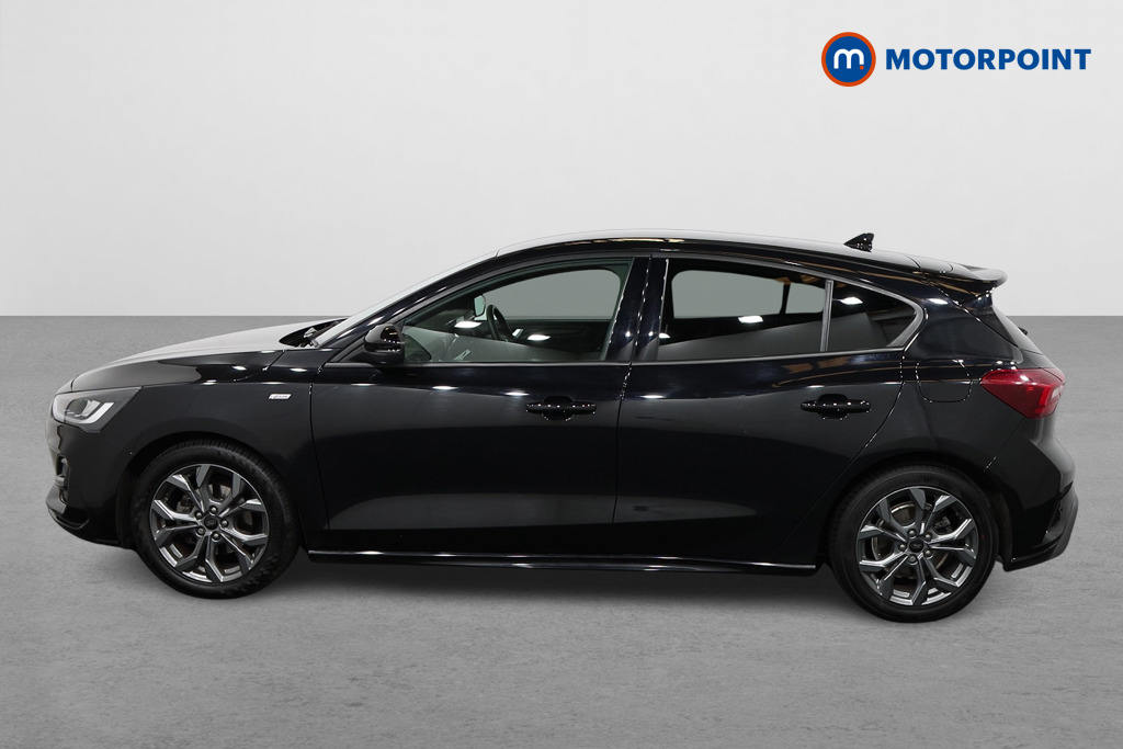 Ford Focus St-Line Manual Petrol Hatchback - Stock Number (1577647) - Passenger side