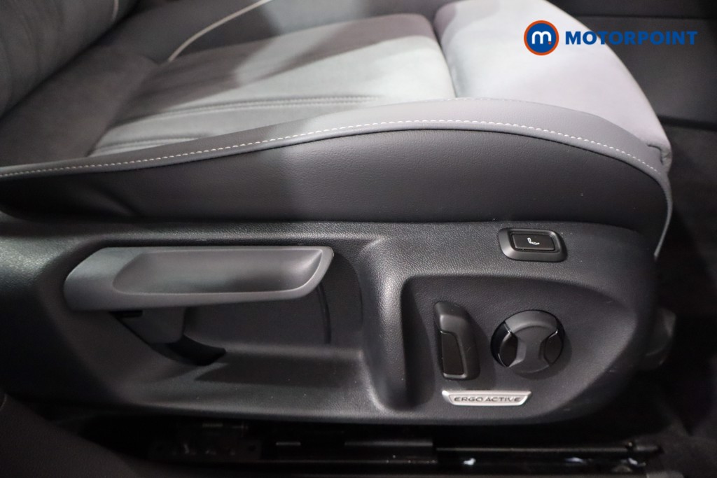 Volkswagen Passat Life Automatic Petrol Plug-In Hybrid Estate - Stock Number (1578079) - 21st supplementary image