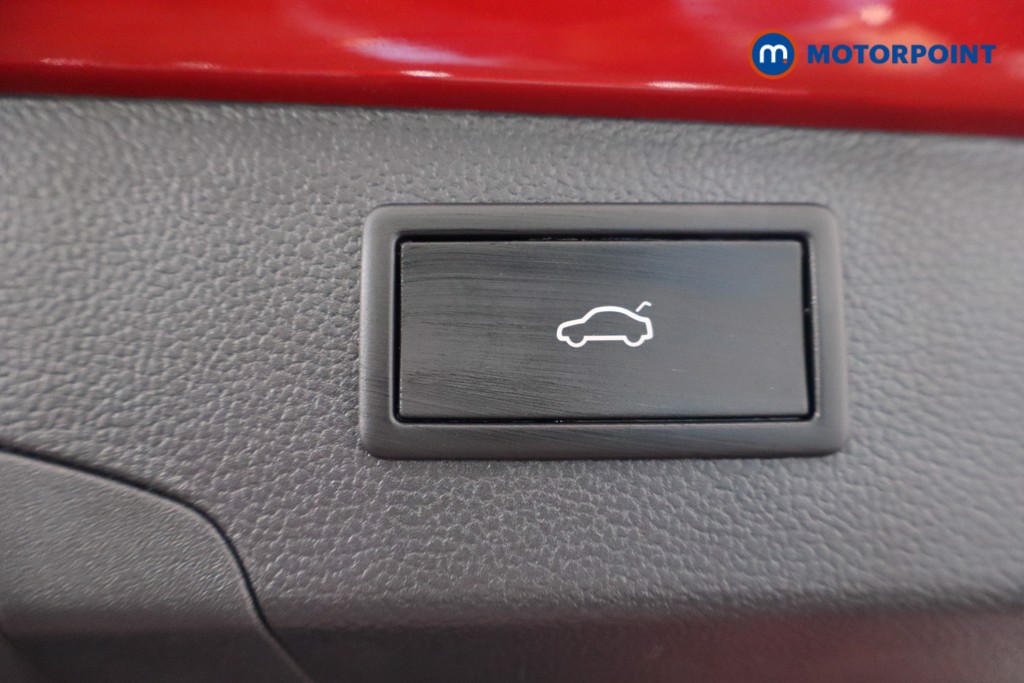 Volkswagen Passat Life Automatic Petrol Plug-In Hybrid Estate - Stock Number (1578079) - 38th supplementary image