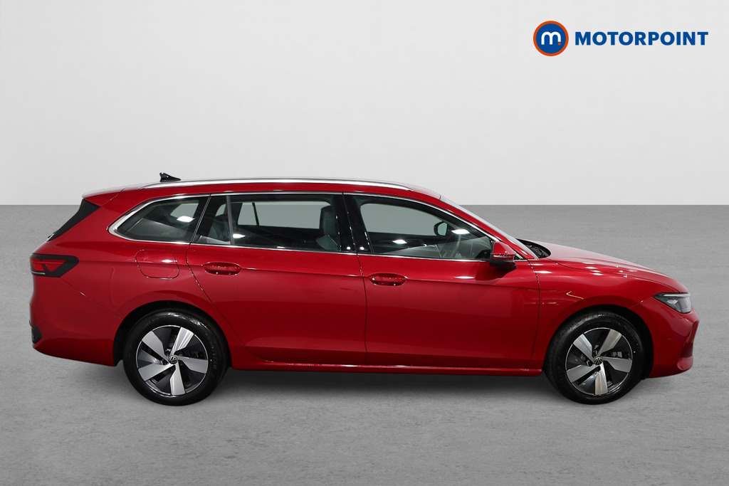 Volkswagen Passat Life Automatic Petrol Plug-In Hybrid Estate - Stock Number (1578079) - Drivers side
