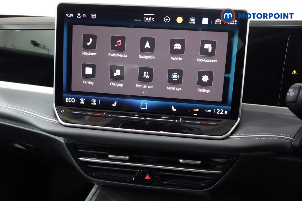 Volkswagen Passat Life Automatic Petrol Plug-In Hybrid Estate - Stock Number (1578086) - 18th supplementary image