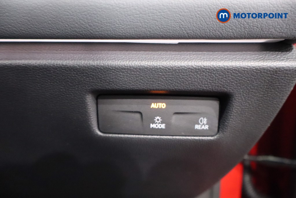 Volkswagen Passat Life Automatic Petrol Plug-In Hybrid Estate - Stock Number (1578086) - 21st supplementary image