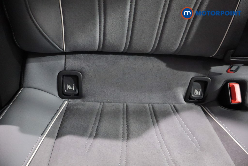 Volkswagen Passat Life Automatic Petrol Plug-In Hybrid Estate - Stock Number (1578086) - 26th supplementary image