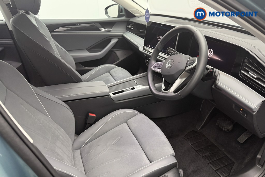 Volkswagen Passat Life Automatic Petrol Plug-In Hybrid Estate - Stock Number (1578096) - 2nd supplementary image