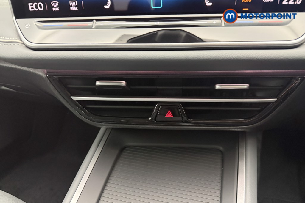 Volkswagen Passat Life Automatic Petrol Plug-In Hybrid Estate - Stock Number (1578096) - 11th supplementary image