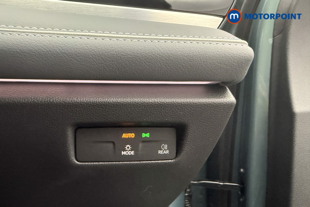 Volkswagen Passat Life Automatic Petrol Plug-In Hybrid Estate - Stock Number (1578096) - 15th supplementary image
