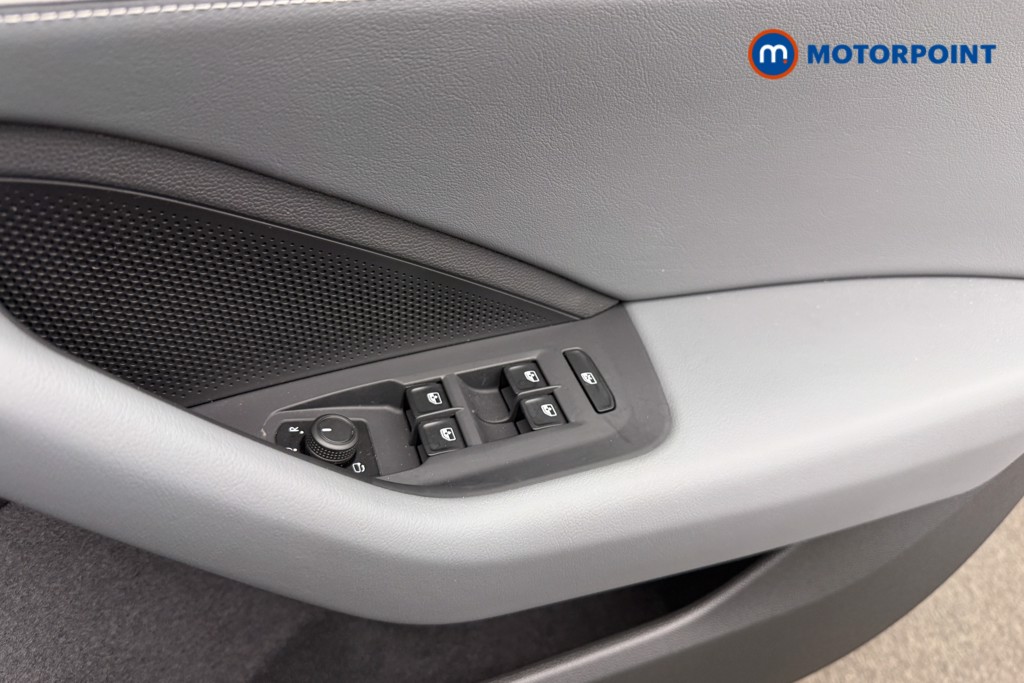 Volkswagen Passat Life Automatic Petrol Plug-In Hybrid Estate - Stock Number (1578096) - 17th supplementary image