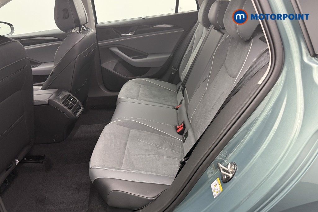 Volkswagen Passat Life Automatic Petrol Plug-In Hybrid Estate - Stock Number (1578096) - 1st supplementary image