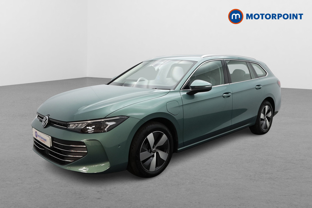 Volkswagen Passat Life Automatic Petrol Plug-In Hybrid Estate - Stock Number (1578096) - Passenger side front corner