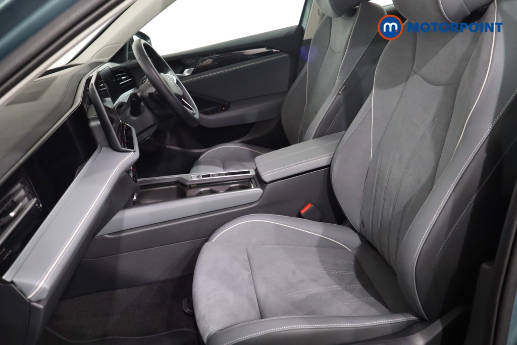 Volkswagen Passat Life Automatic Petrol Plug-In Hybrid Estate - Stock Number (1578101) - 4th supplementary image