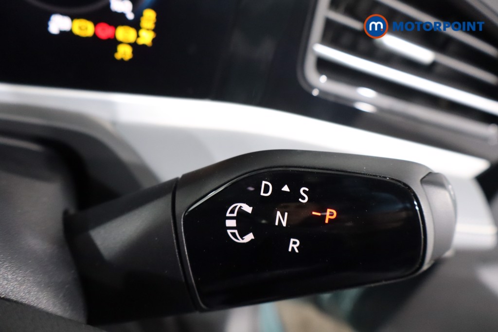 Volkswagen Passat Life Automatic Petrol Plug-In Hybrid Estate - Stock Number (1578101) - 14th supplementary image