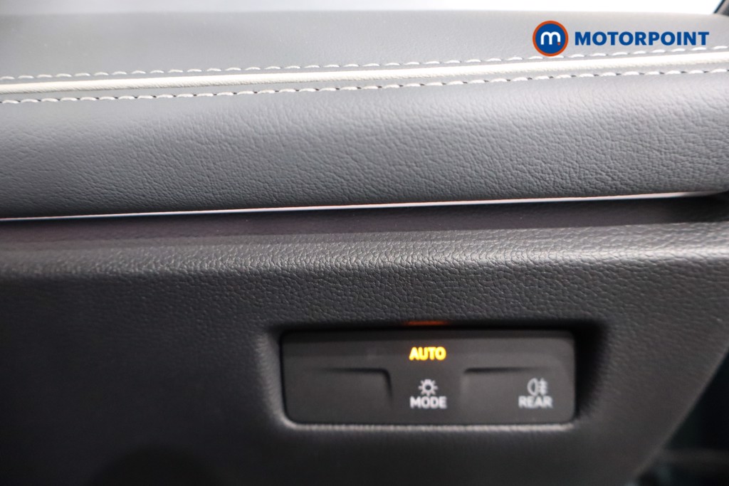 Volkswagen Passat Life Automatic Petrol Plug-In Hybrid Estate - Stock Number (1578101) - 20th supplementary image