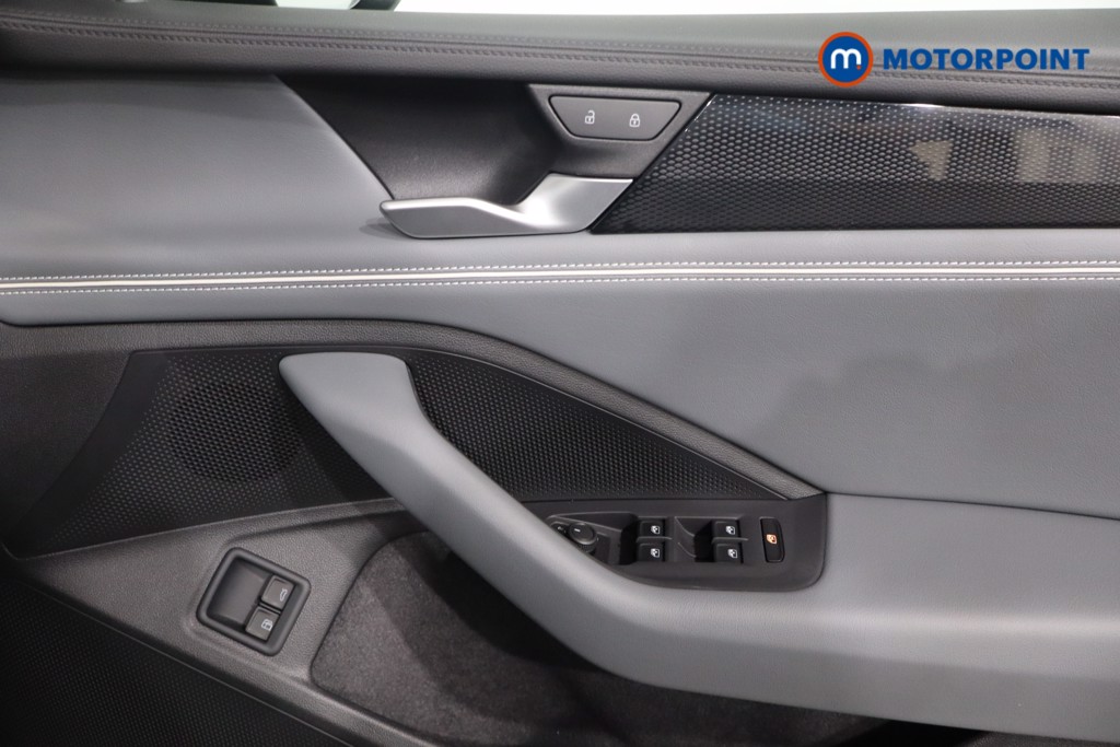 Volkswagen Passat Life Automatic Petrol Plug-In Hybrid Estate - Stock Number (1578101) - 21st supplementary image