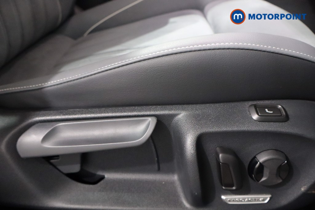 Volkswagen Passat Life Automatic Petrol Plug-In Hybrid Estate - Stock Number (1578101) - 22nd supplementary image