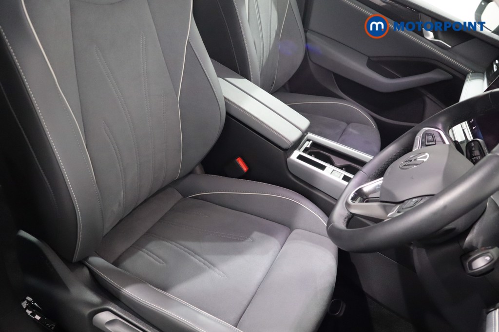 Volkswagen Passat Life Automatic Petrol Plug-In Hybrid Estate - Stock Number (1578101) - 24th supplementary image