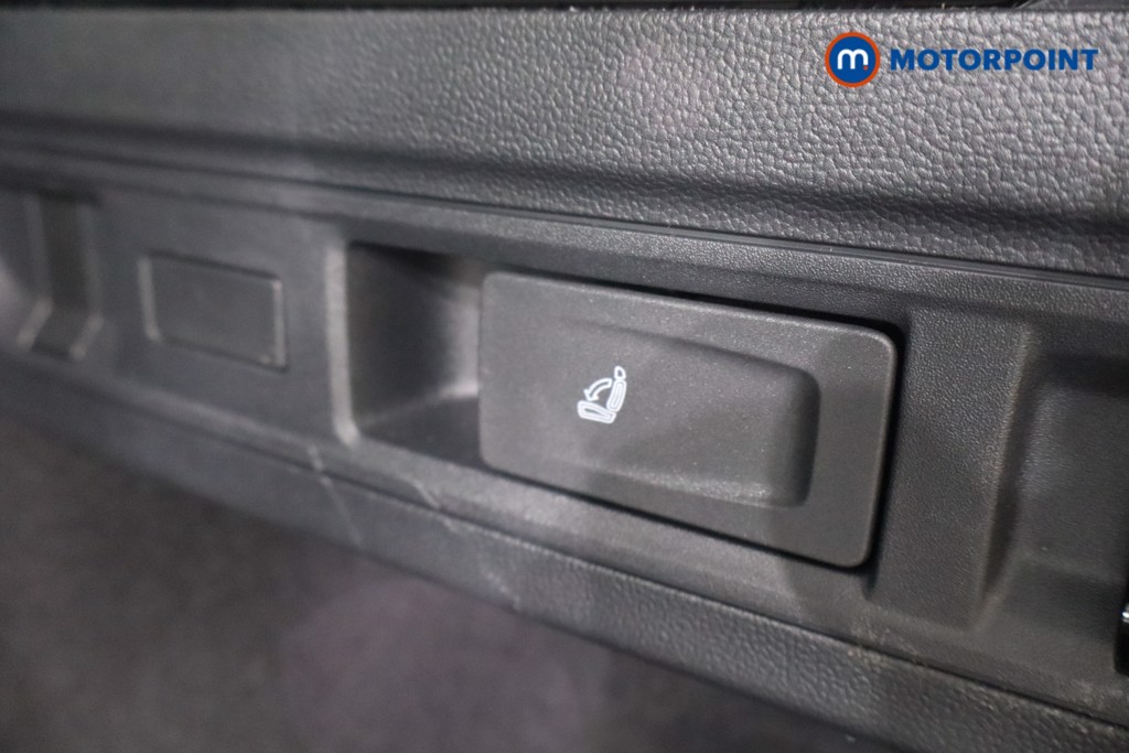 Volkswagen Passat Life Automatic Petrol Plug-In Hybrid Estate - Stock Number (1578101) - 36th supplementary image