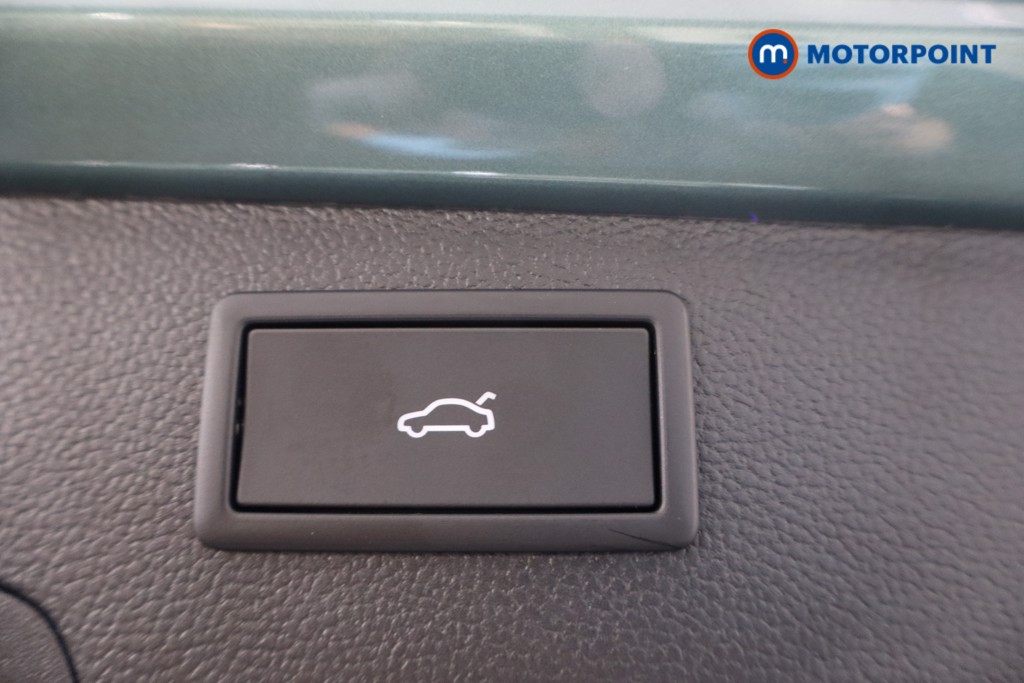 Volkswagen Passat Life Automatic Petrol Plug-In Hybrid Estate - Stock Number (1578101) - 37th supplementary image